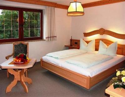 фото отеля Hotel Und Restaurant Köhlerhütte Fürstenbrunn Grünhain-Beierfeld