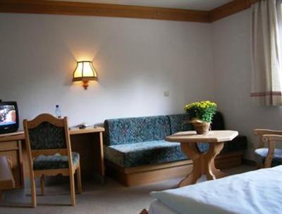 фото отеля Hotel Und Restaurant Köhlerhütte Fürstenbrunn Grünhain-Beierfeld