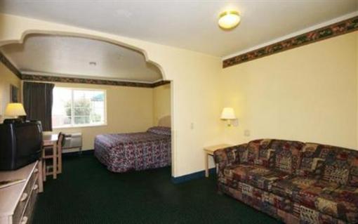 фото отеля Americas Best Value Inn & Suites Colorado Springs