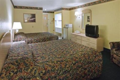 фото отеля Americas Best Value Inn & Suites Colorado Springs