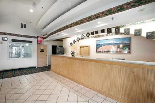 фото отеля Americas Best Value Inn & Suites Colorado Springs