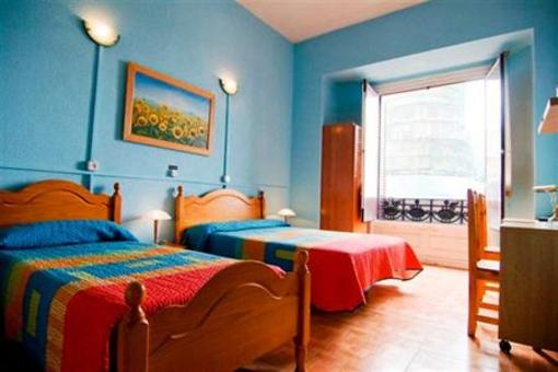 фото отеля Hostal Granvia 44