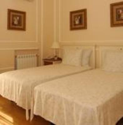 фото отеля Hostal Adria Santa Ana