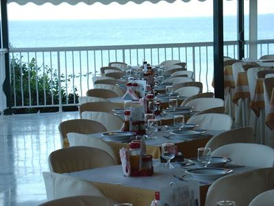 фото отеля Oasis Hotel Perama