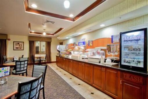 фото отеля Holiday Inn Express Hotel & Suites Exmore
