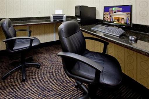 фото отеля Holiday Inn Express Hotel & Suites Exmore