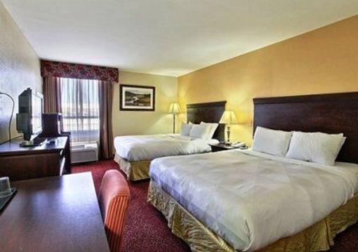 фото отеля Clarion Inn Tulsa International Airport