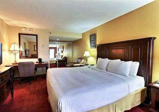 фото отеля Clarion Inn Tulsa International Airport