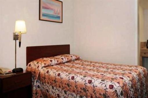 фото отеля Red Roof Inn Austin - South