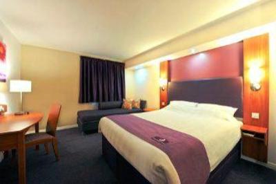 фото отеля Premier Inn North Wolverhampton
