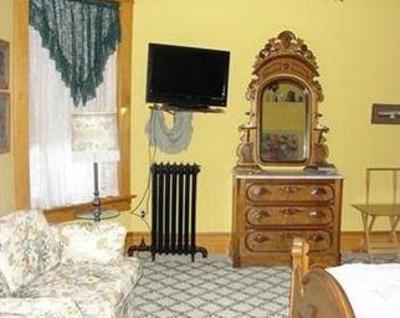 фото отеля Ferris Mansion Bed and Breakfast