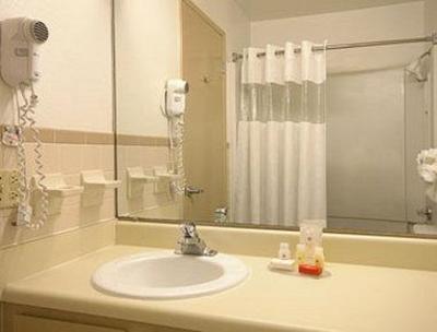 фото отеля Ramada Carlsbad by the Sea