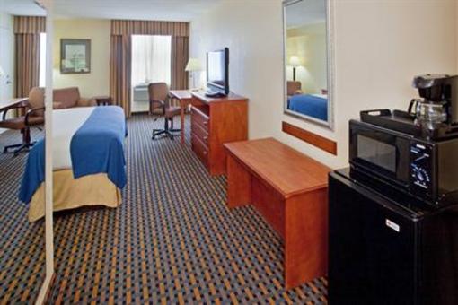 фото отеля Holiday Inn Express Jacksonville (North Carolina)
