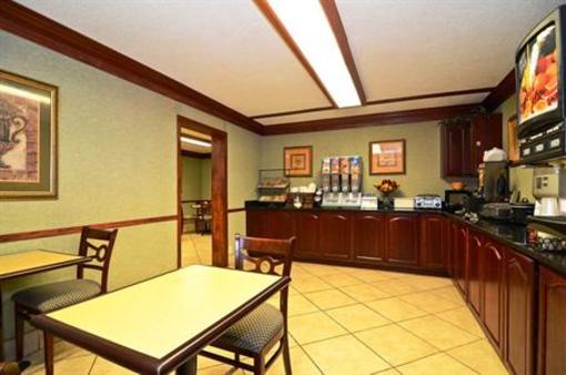 фото отеля Best Western Executive Inn Battle Creek