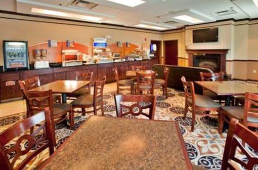 фото отеля Holiday Inn Express Hotel & Suites Sedalia