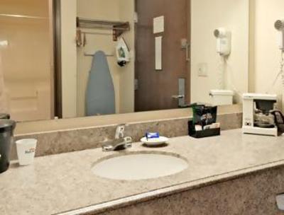 фото отеля Baymont Inn & Suites Downtown Battle Creek