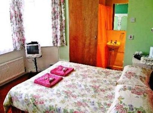 фото отеля Benbows Guest House Paignton