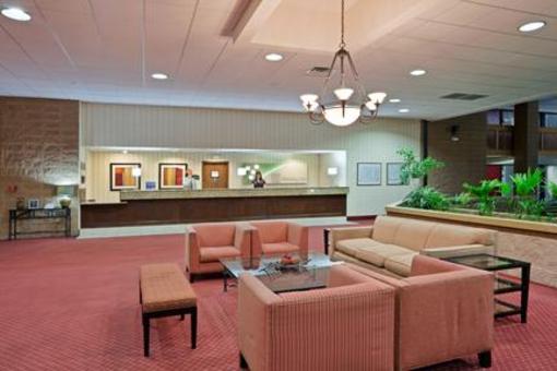 фото отеля Holiday Inn Lawrence