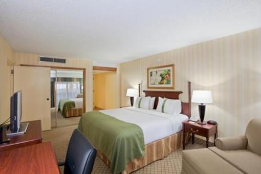 фото отеля Holiday Inn Lawrence