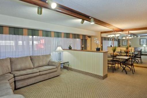 фото отеля Holiday Inn Lawrence