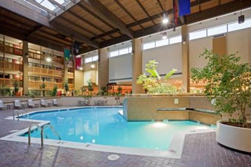 фото отеля Holiday Inn Lawrence