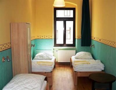 фото отеля Hostel Mondpalast Dresden