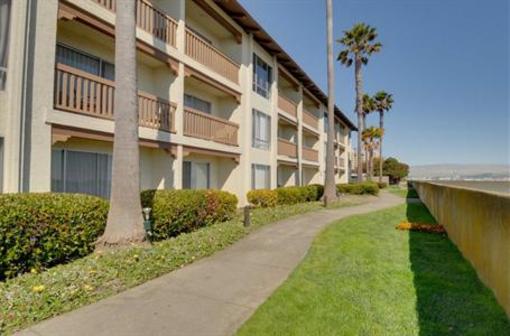 фото отеля Vagabond Inn Executive SFO Airport