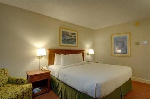 фото отеля Vagabond Inn Executive SFO Airport