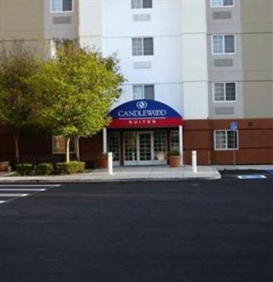 фото отеля Candlewood Suites North Orange County