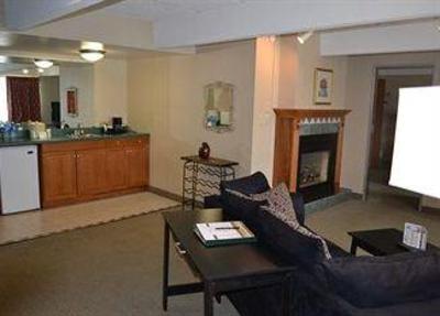 фото отеля Eastland Suites Hotel & Conference Center of Champaign-Urbana