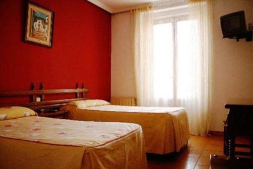 фото отеля Hostal Abami II