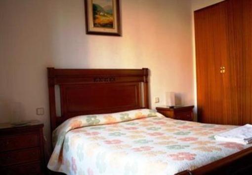 фото отеля Hostal Abami II