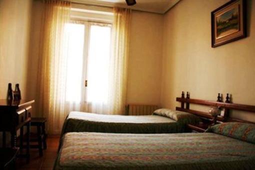 фото отеля Hostal Abami II