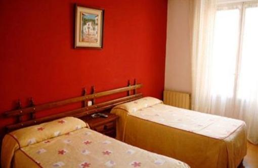 фото отеля Hostal Abami II