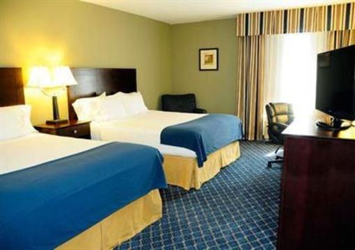 фото отеля Holiday Inn Express Delafield