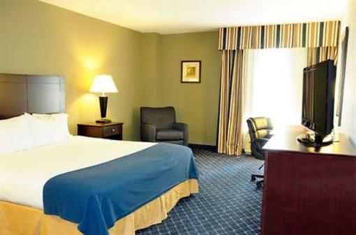 фото отеля Holiday Inn Express Delafield