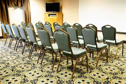 фото отеля Holiday Inn Express Delafield