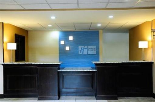 фото отеля Holiday Inn Express Delafield