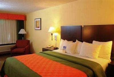 фото отеля BEST WESTERN NE Mall Inn & Suites Fort Worth