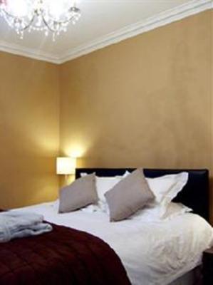 фото отеля Six Brunton Place Guest House