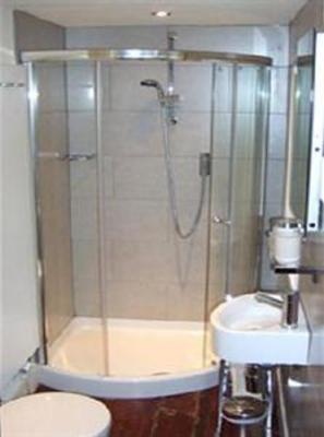 фото отеля Six Brunton Place Guest House