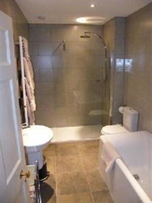 фото отеля Six Brunton Place Guest House