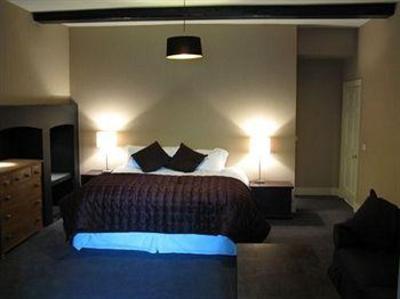 фото отеля Six Brunton Place Guest House