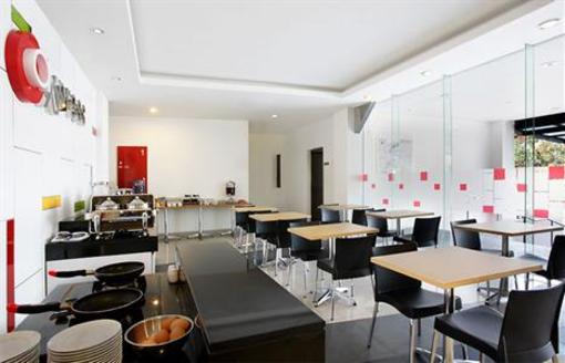 фото отеля Amaris Hotel Panglima Polim 2