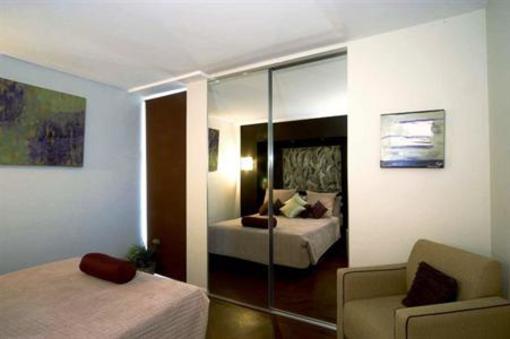 фото отеля Hi Ho Beach Apartments