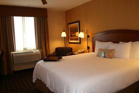фото отеля Hampton Inn & Suites Denver-Speer Boulevard