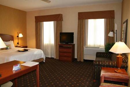 фото отеля Hampton Inn & Suites Denver-Speer Boulevard
