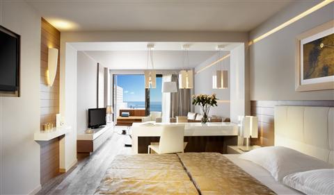 фото отеля Lichnos Beach Hotel