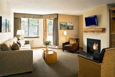 фото отеля Whistler Village Inn & Suites
