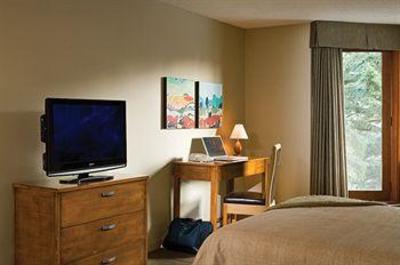 фото отеля Whistler Village Inn & Suites